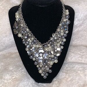 Statement necklace Pearl, silver flowers & rhinestone detail